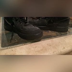 BLACK NIKE AF1